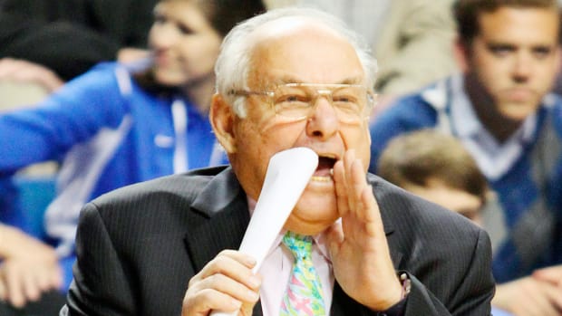 Rollie-Massimino-villanova-keiser-800-career-wins.jpg